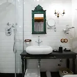 Ebel Pool & Hotel Korce