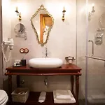 Hotel Ebel Pool & Korce