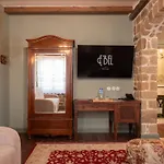 Ebel Pool & 5*