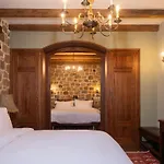 Ebel Pool & Ξενοδοχείο 5*