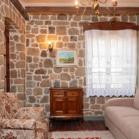 Hotel Ebel Pool & Korce