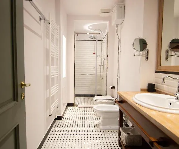 מלון Ebel Pool & 5*