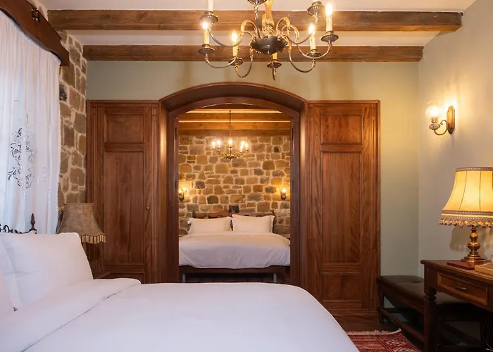 Ebel Pool & מלון 5*